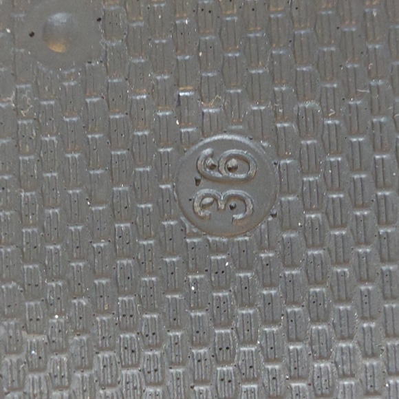 Off-White Floral Pool Slides Sz. 36 - Picture 8 of 9